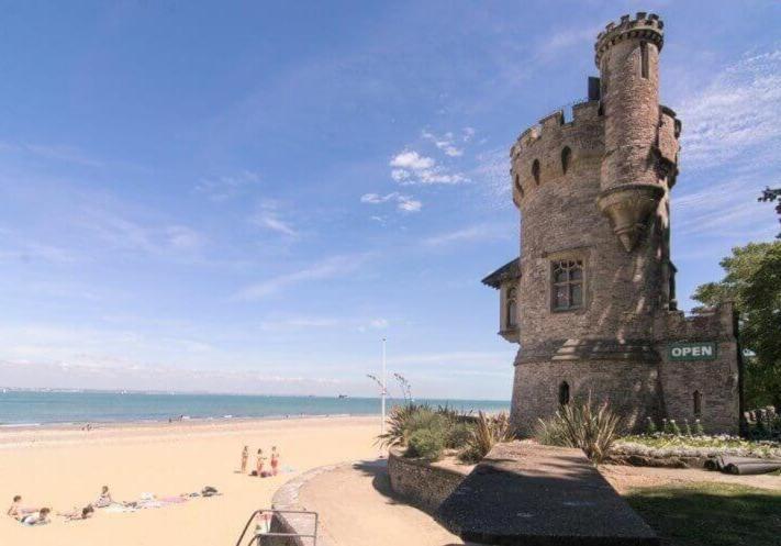 New With Free Offstreet Parking The Lookout At Ryde Esplanade Apartment Bagian luar foto